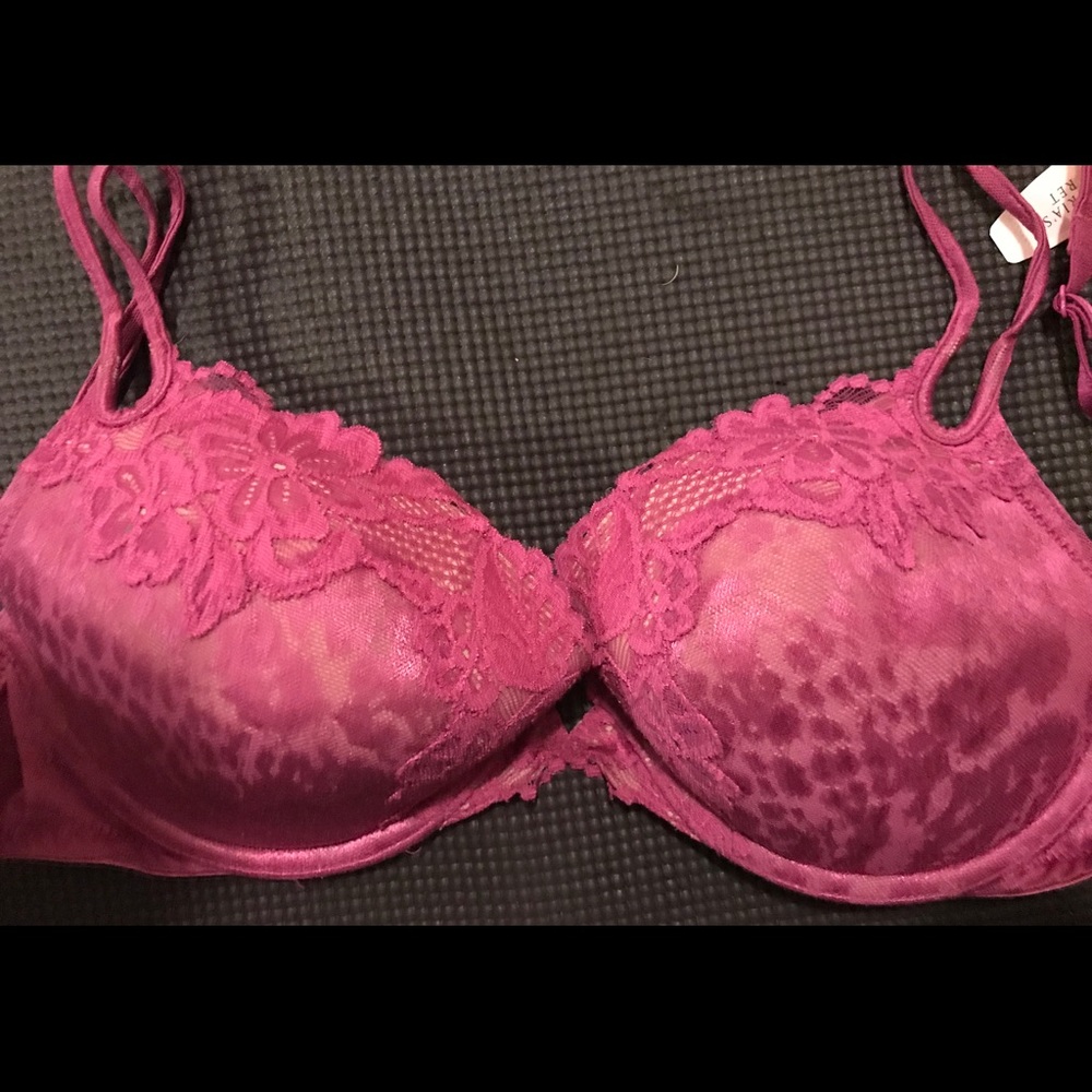 36D Victoria’s Secret bra
